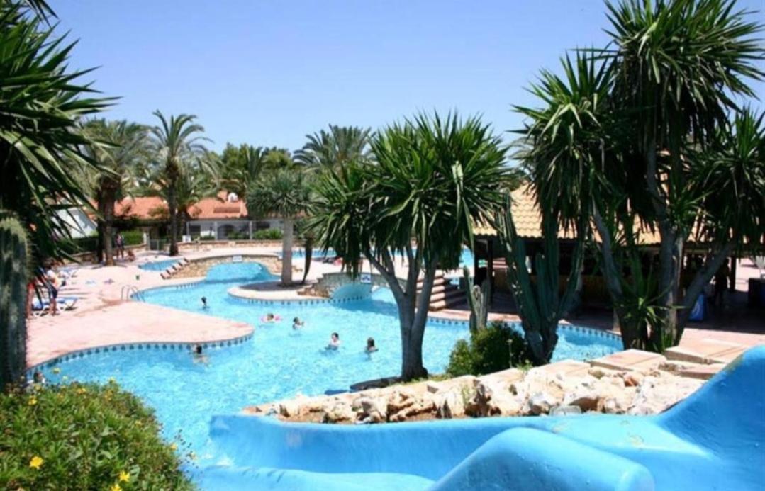 En Denia, Urbanizacion El Palmar Con Piscina, Toboganes Y Chiringuito Exterior foto