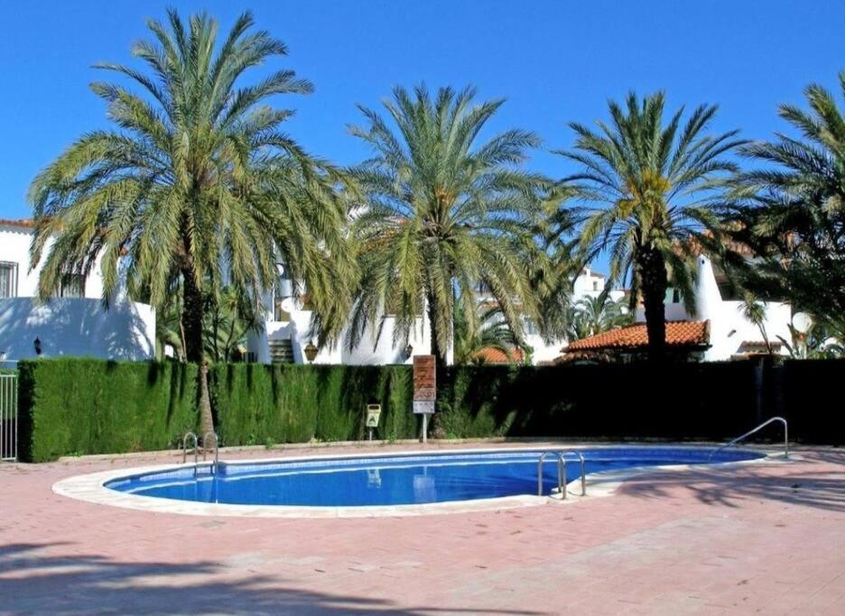 En Denia, Urbanizacion El Palmar Con Piscina, Toboganes Y Chiringuito Exterior foto