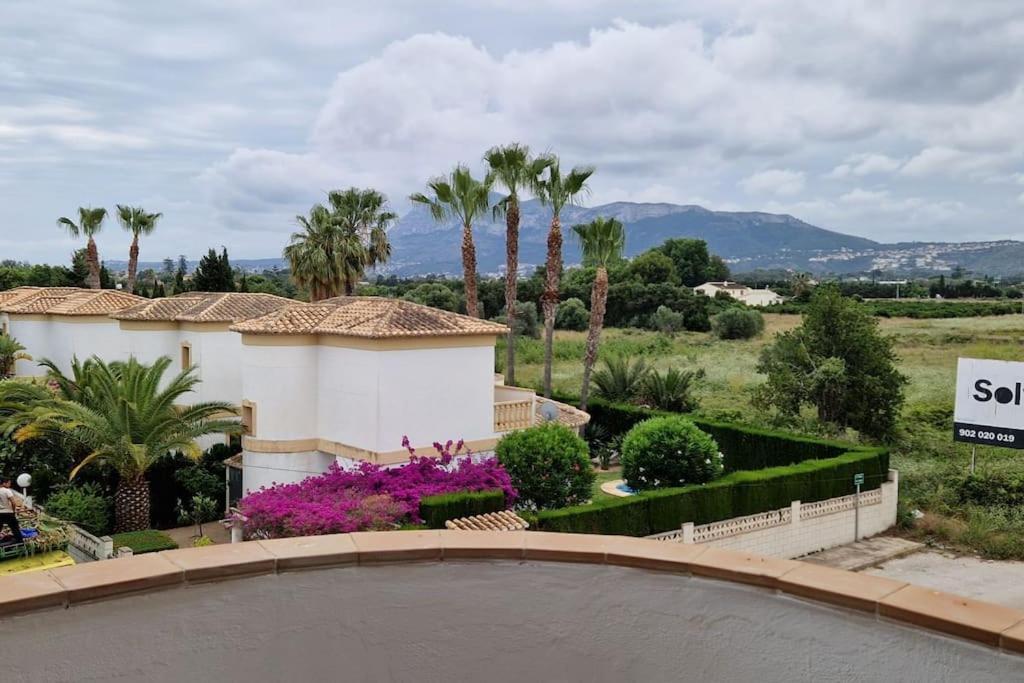 En Denia, Urbanizacion El Palmar Con Piscina, Toboganes Y Chiringuito Exterior foto